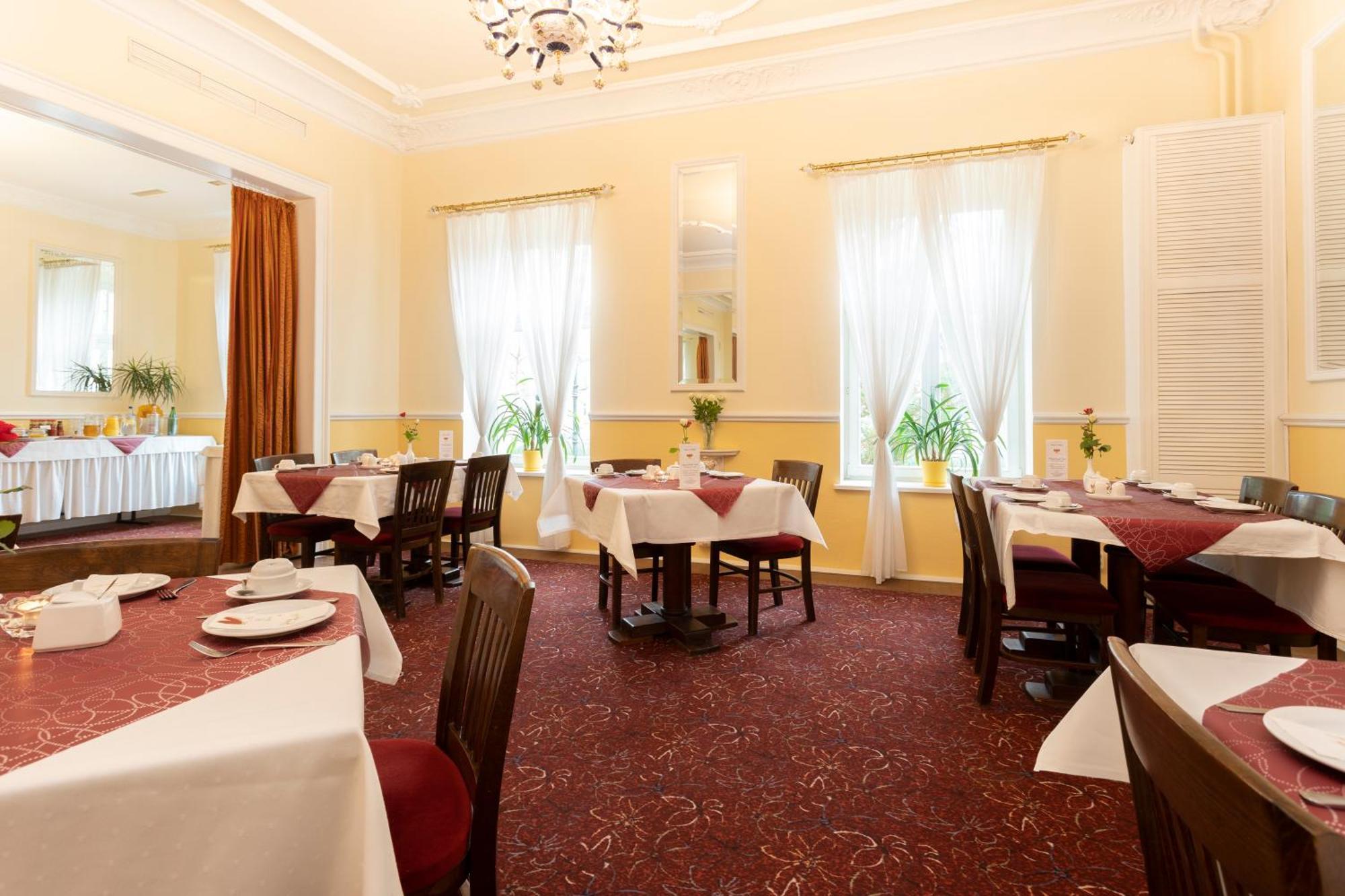Palais Am Kleistpark Hotel Франкфурт на Одер Екстериор снимка