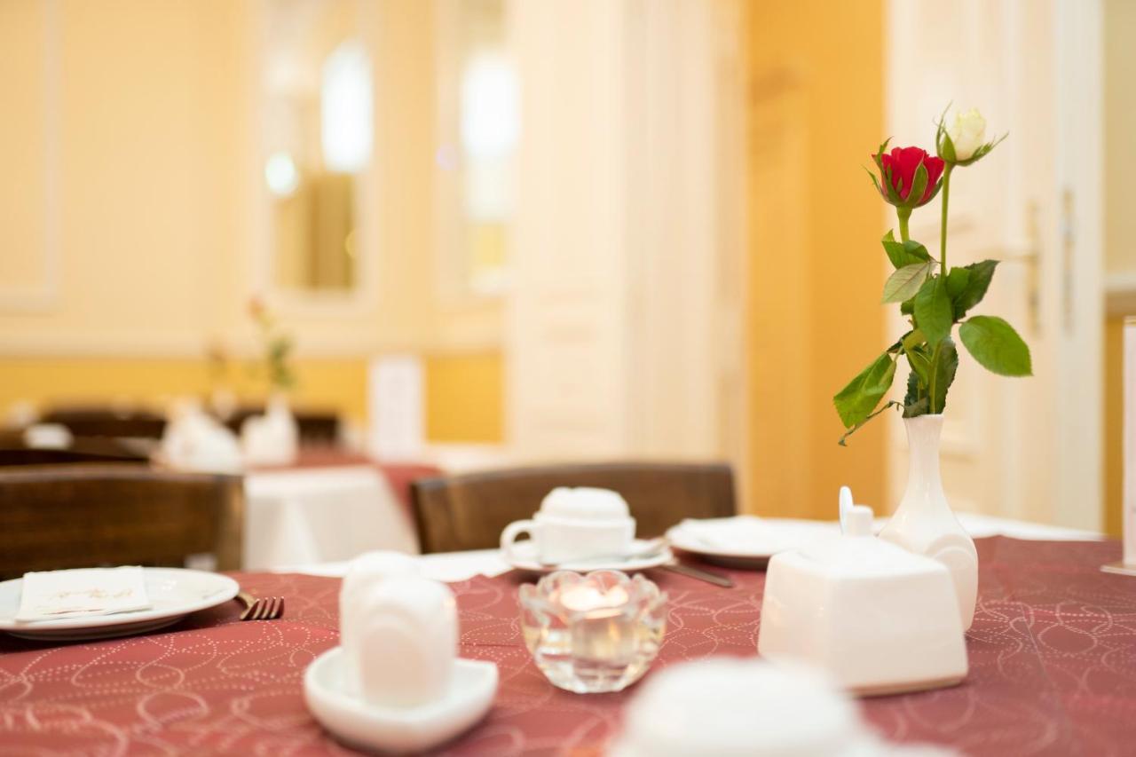 Palais Am Kleistpark Hotel Франкфурт на Одер Екстериор снимка