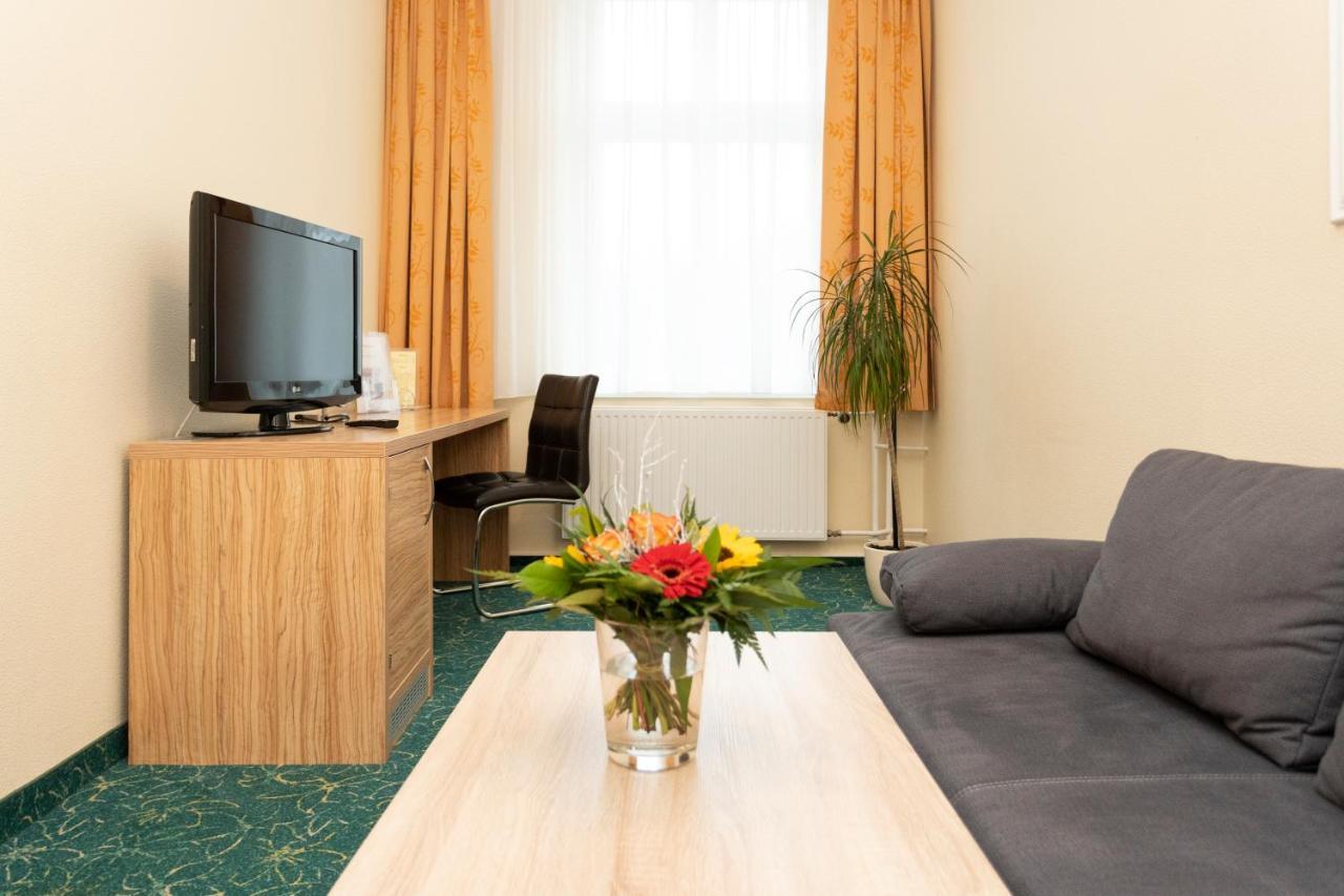 Palais Am Kleistpark Hotel Франкфурт на Одер Екстериор снимка